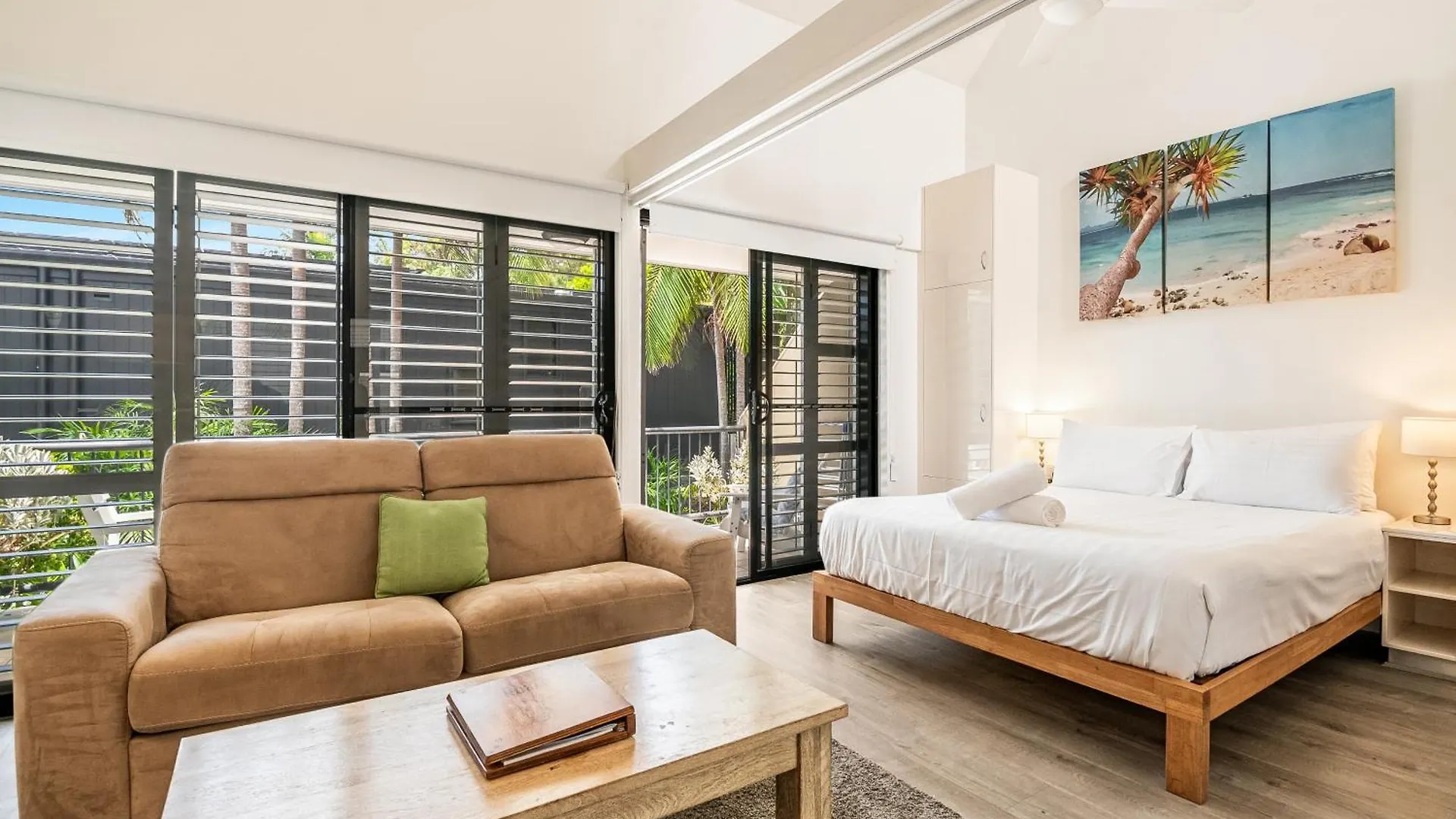 Julians Apartments Byron Bay
