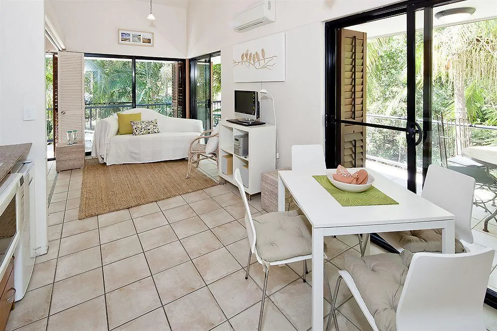 Aparthotel Julians Apartments Byron Bay