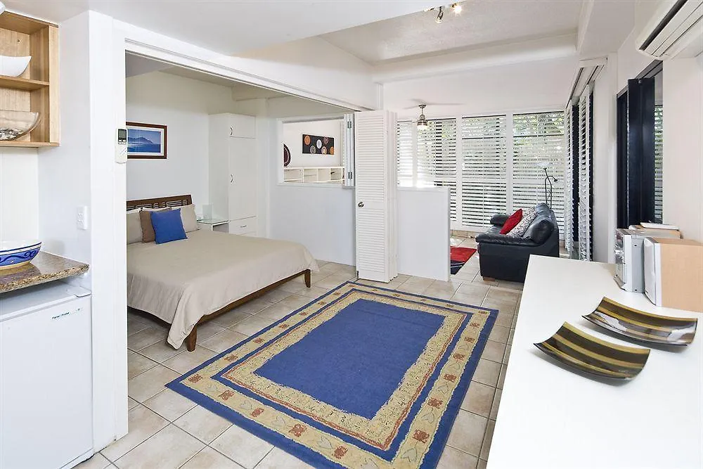 Julians Apartments Byron Bay 4*,