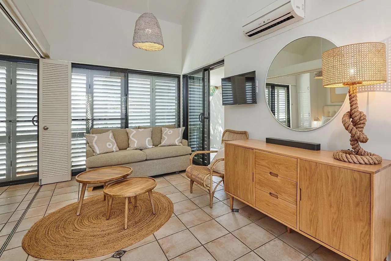 Aparthotel Julians Apartments Byron Bay