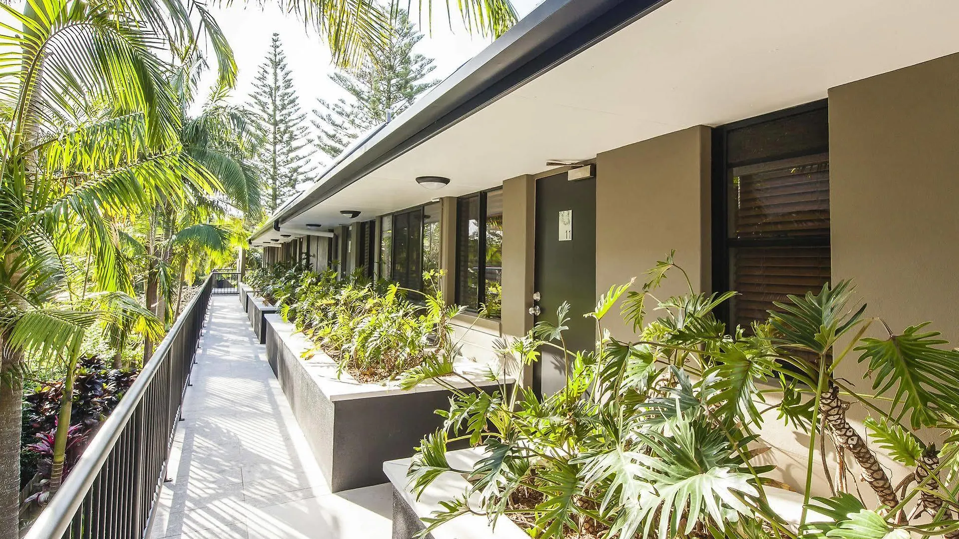 Julians Apartments Byron Bay Aparthotel